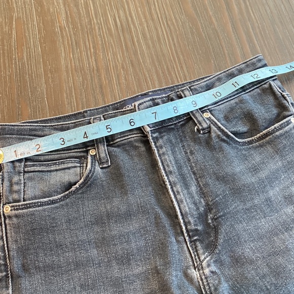 Ladies Colin’s jeans in size 25 x 29. High rise with lots of stretch. - Picture 9 of 10